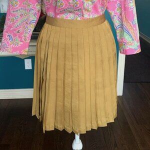 Gap   Pleated mustard Skirt    Size 4